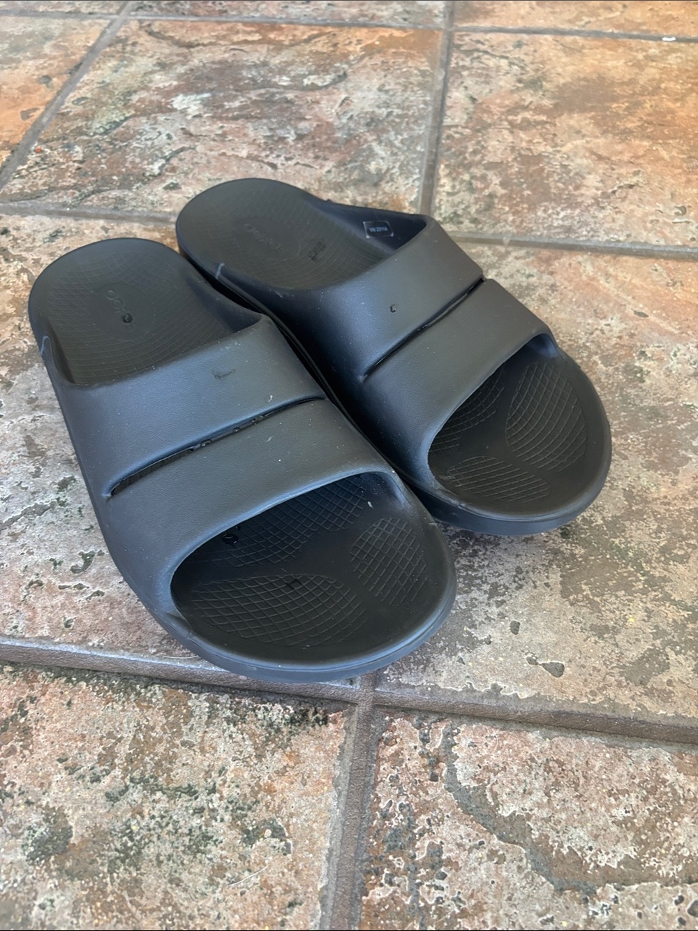 OOFOS Black Supportive Recovery Slide Women’s Size 11 Slide